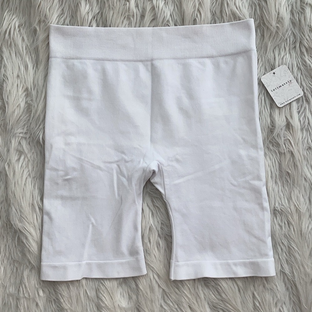Intimately Free People | White Ribbed Seamlesss Biker Shorts